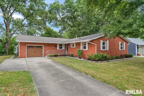 2201 Warwick Dr, Springfield, IL 62704 photo 2