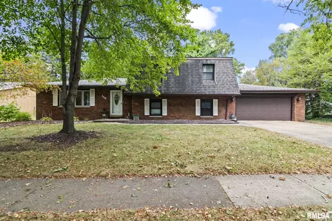 113 Tamarisk Dr, Springfield, IL 62704