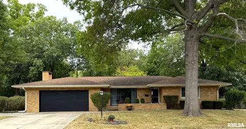 2905 W Kingston Ct, Peoria, IL 61604