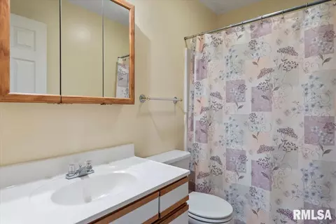 Bath - 2808 Placid Ct, Springfield, IL 62707 photo 3 of 3