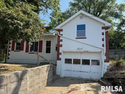 1401 S 16th St, Quincy, IL 62301