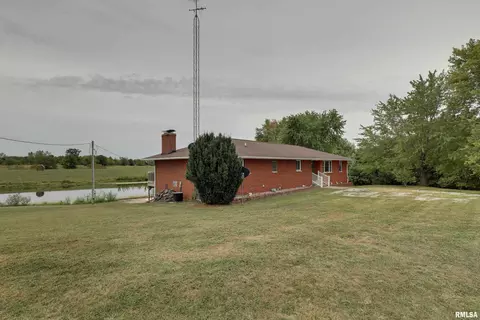 Exterior - 2304 N 1700 Pl, Camp Point, IL 62320 photo 1 of 6