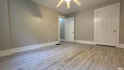 Bedroom - 617 W Edwards St, Springfield, IL 62704 photo 3 of 3