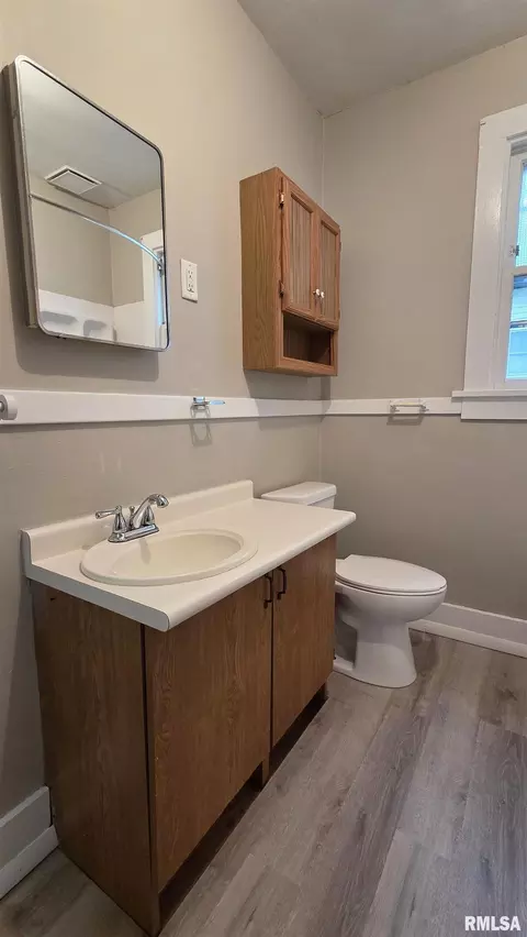 Bath - 617 W Edwards St, Springfield, IL 62704 photo 2 of 2