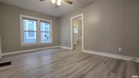 Living - 617 W Edwards St, Springfield, IL 62704 photo 2 of 2