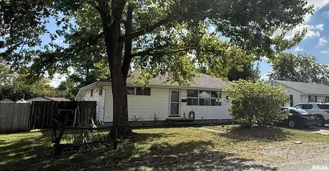 315 S Jackson St, Rushville, IL 62681
