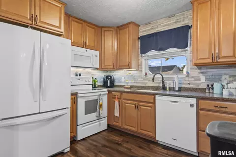 2428 Normal Dr, Springfield, IL 62707 photo 9