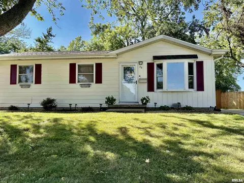 23 Lavan Dr, Jacksonville, IL 62650