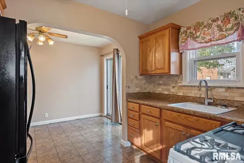 9 Ruth Ct, Springfield, IL 62704 photo 12