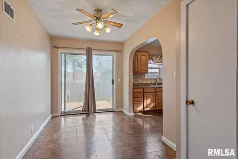 9 Ruth Ct, Springfield, IL 62704 photo 8