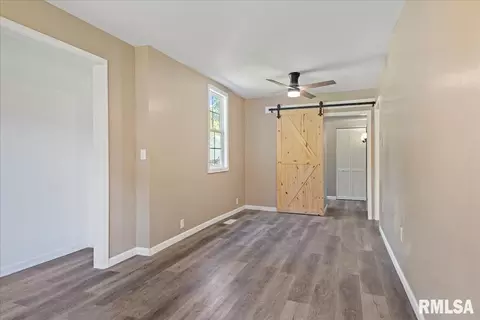 Entry Way - 116 E Center St, Mount Auburn, IL 62547 photo 5 of 7