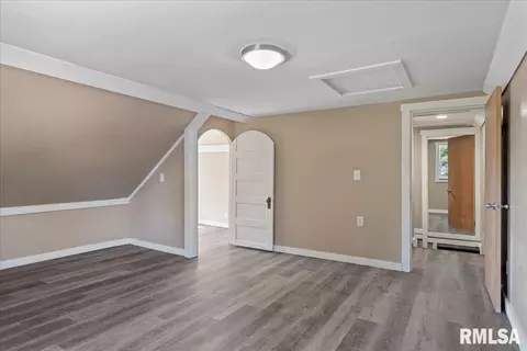 Bedroom - 116 E Center St, Mount Auburn, IL 62547 photo 2 of 3