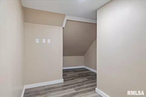 Entry Way - 116 E Center St, Mount Auburn, IL 62547 photo 7 of 7