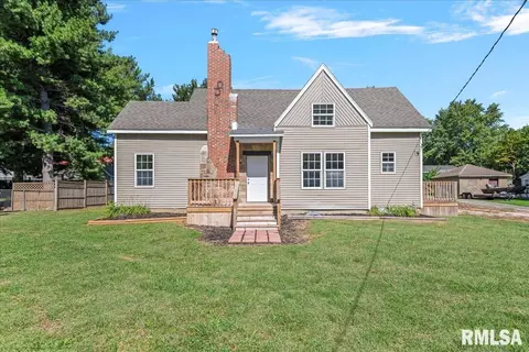 116 E Center St, Mount Auburn, IL 62547