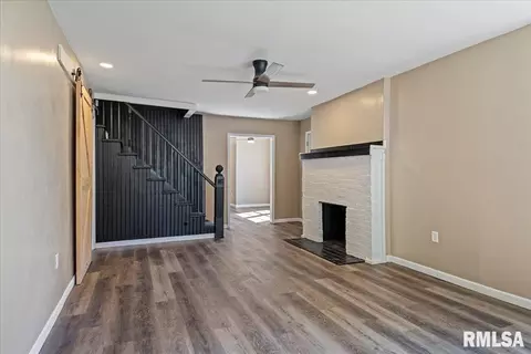 Living - 116 E Center St, Mount Auburn, IL 62547 photo 3 of 3