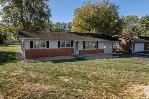 1524 Hamann Ln, Quincy, IL 62305