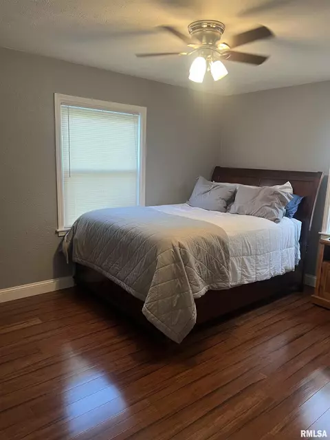 2233 S Spring St, Springfield, IL 62704 photo 17