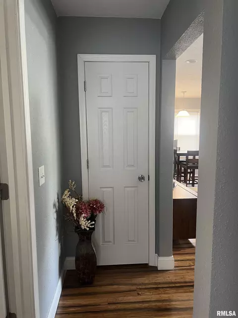 2233 S Spring St, Springfield, IL 62704 photo 15