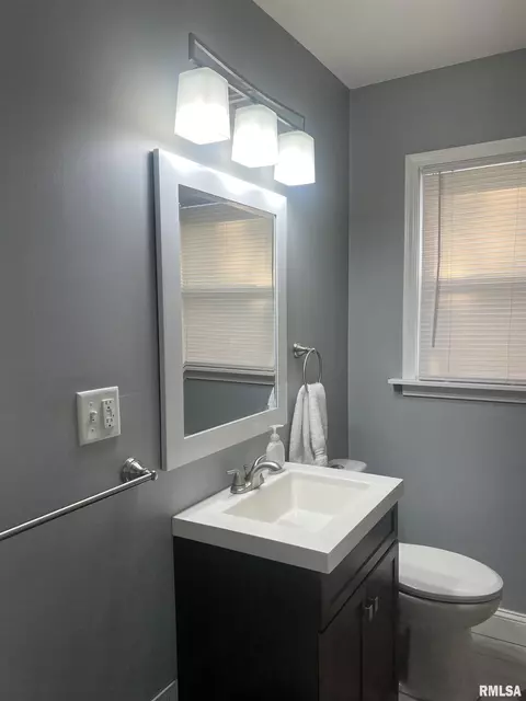 2233 S Spring St, Springfield, IL 62704 photo 18