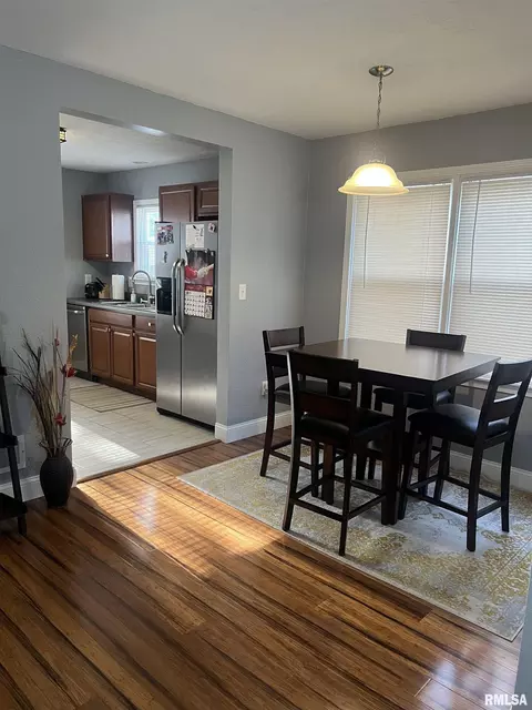2233 S Spring St, Springfield, IL 62704 photo 12