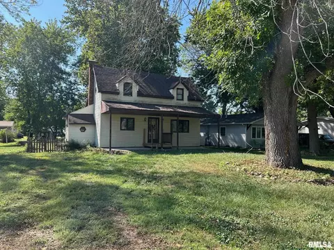 417 E Washington St, Edinburg, IL 62531