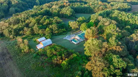 532 N 600 E Rd, Herrick, IL 62431