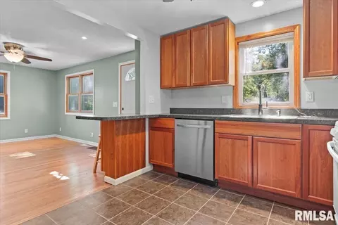 2155 Pickett St, Springfield, IL 62703 photo 10