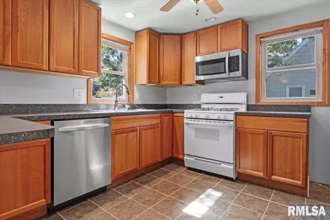 2155 Pickett St, Springfield, IL 62703 photo 9
