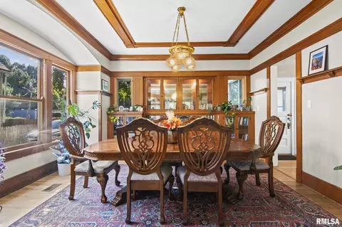 Dining - 923 N 5th St, Springfield, IL 62702 photo 1 of 3