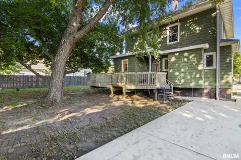 Exterior - 923 N 5th St, Springfield, IL 62702 photo 8 of 10