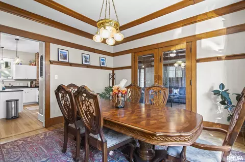 Dining - 923 N 5th St, Springfield, IL 62702 photo 2 of 3