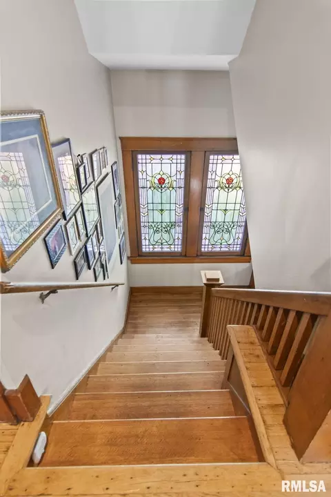 Entry Way - 923 N 5th St, Springfield, IL 62702 photo 5 of 6