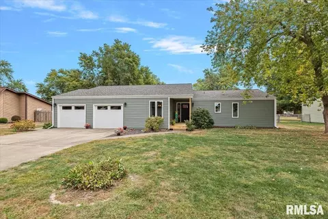 1218 Frisina St, Pawnee, IL 62558