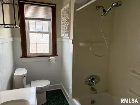 Bath - 1612 S 4th St, Springfield, IL 62703 photo 1 of 1