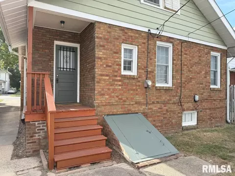 Exterior - 1612 S 4th St, Springfield, IL 62703 photo 3 of 3