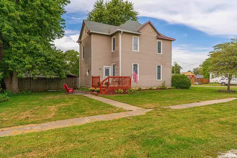 104 N Logan St, New Holland, IL 62671