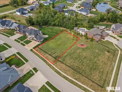 1823 Willow Bend St, Chatham, IL 62629