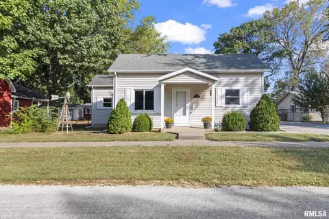 205 W Madison St, Athens, IL 62613