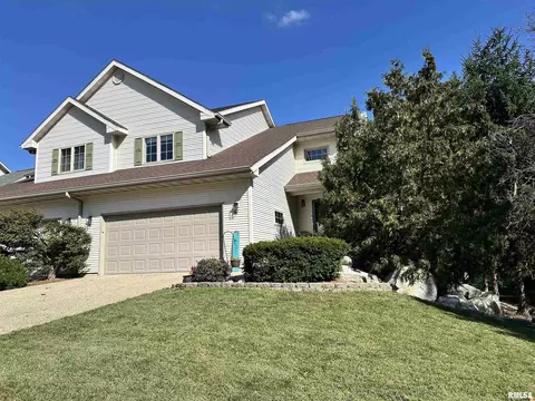8 Wadsworth Dr, Jacksonville, IL 62650