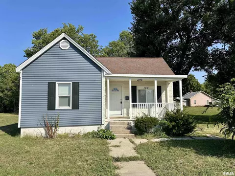 124 Wolcott St, Jacksonville, IL 62650