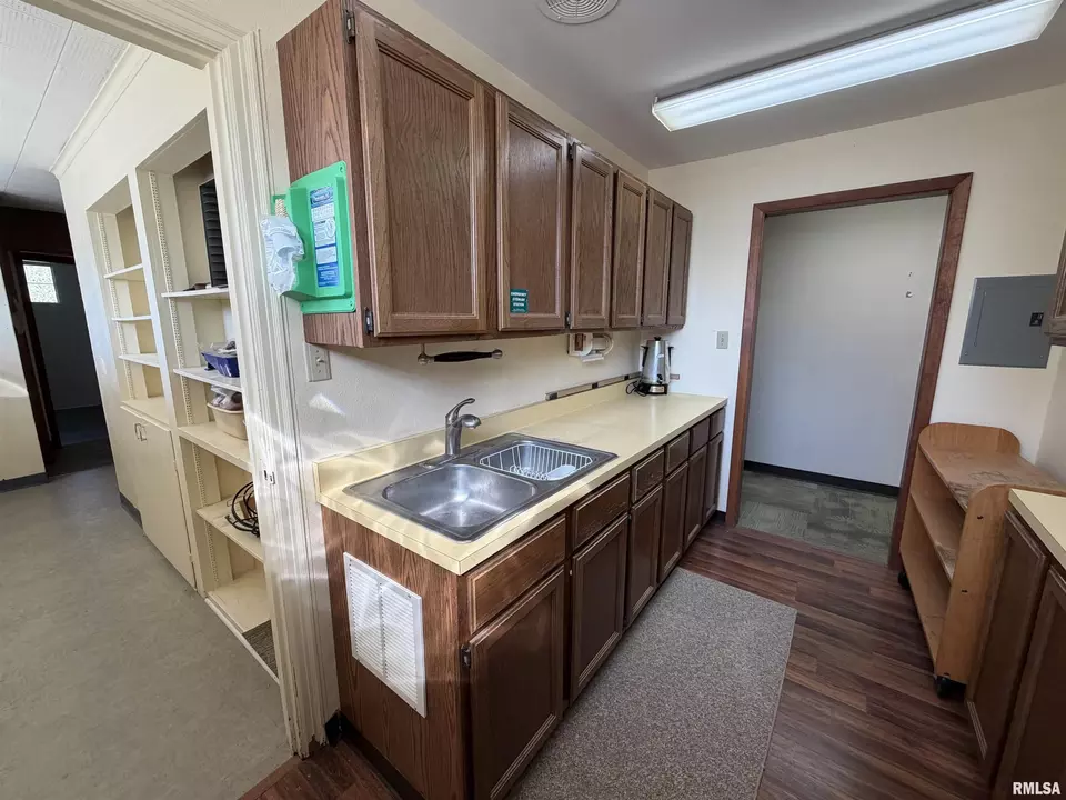 Kitchen - 369 N Kellogg St, Galesburg, IL 61401 photo 5 of 5