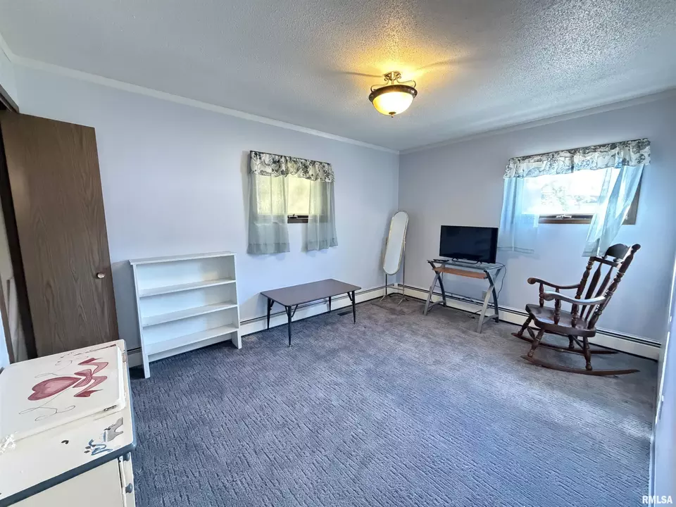 Bedroom - 369 N Kellogg St, Galesburg, IL 61401 photo 4 of 6