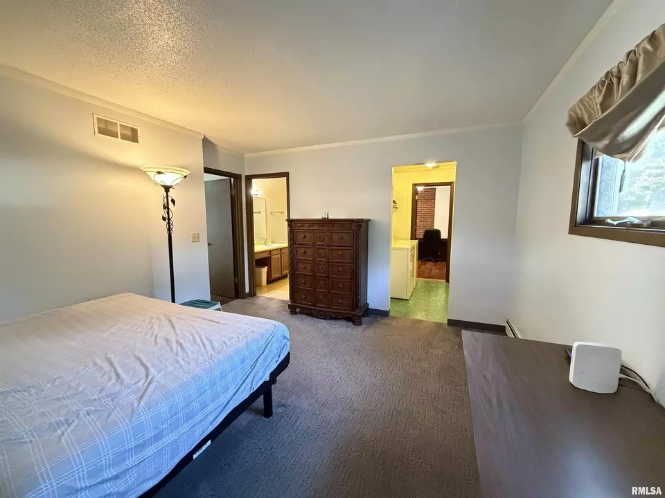 Bedroom - 369 N Kellogg St, Galesburg, IL 61401 photo 2 of 6