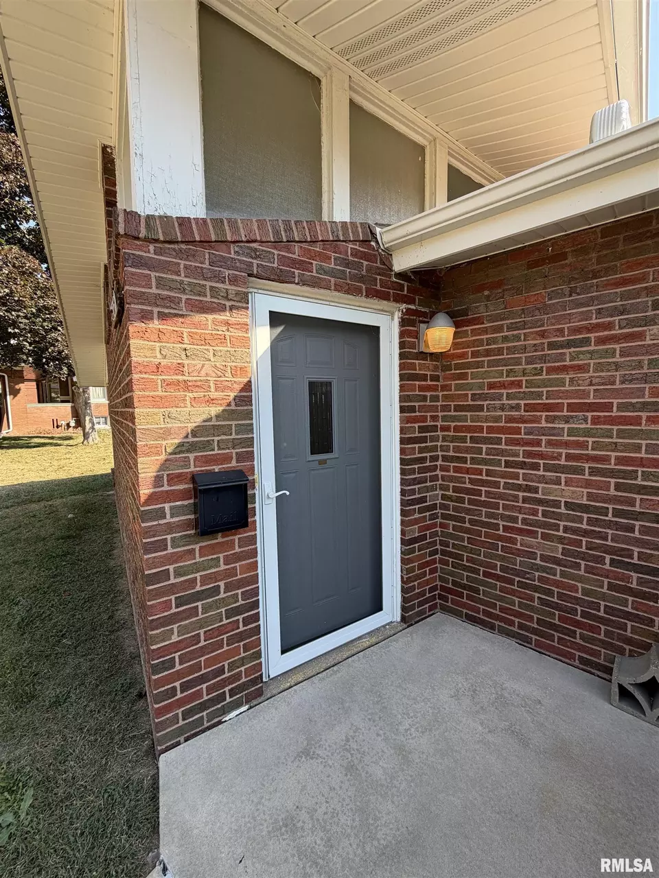 Exterior - 369 N Kellogg St, Galesburg, IL 61401 photo 8 of 8
