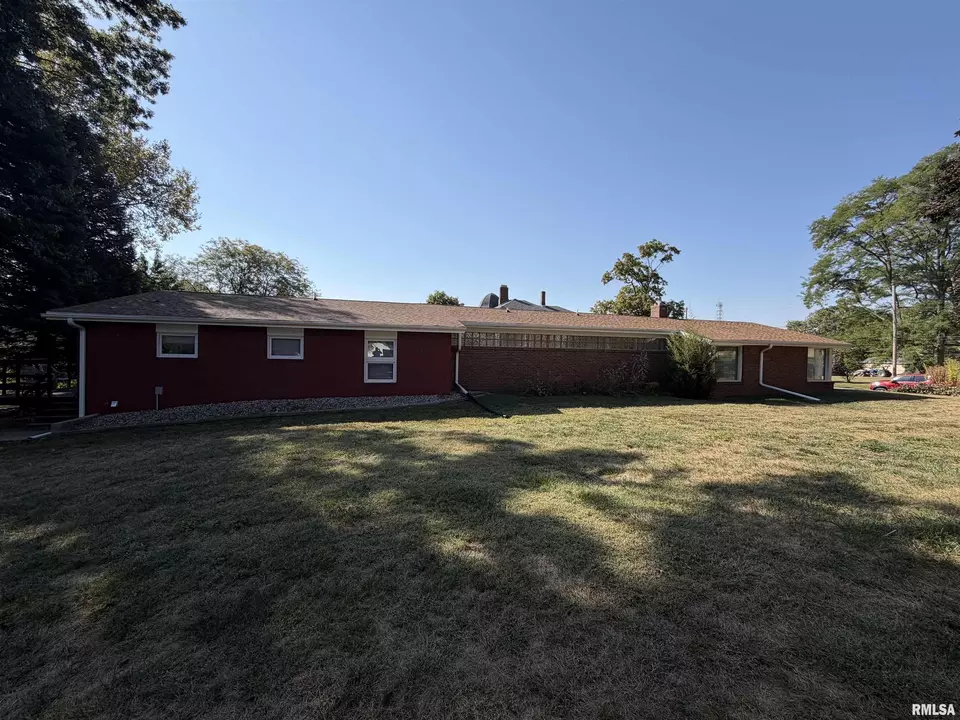 Exterior - 369 N Kellogg St, Galesburg, IL 61401 photo 6 of 8