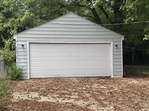 Exterior - 77 Glen Aire Dr, Springfield, IL 62703 photo 2 of 2