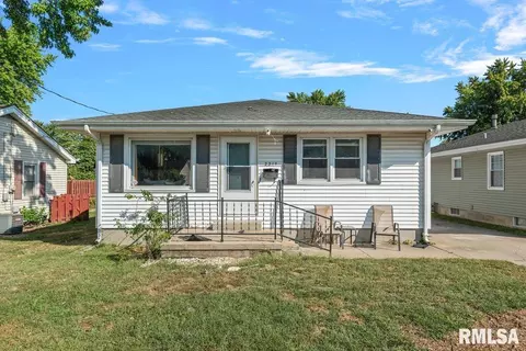 2219 Enterprise St, Springfield, IL 62702