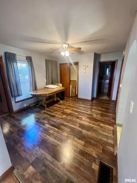 Dining - 167 1000 N Ave, Timewell, IL 62375 photo 1 of 1