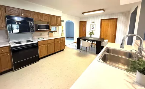 404 W Maple Ave, Ursa, IL 62376 photo 8