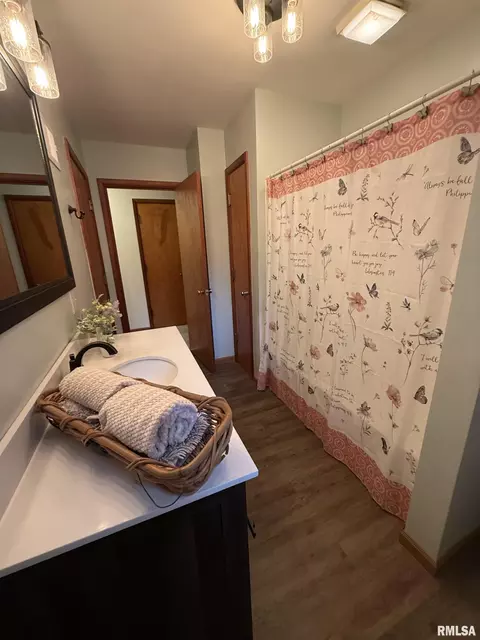 404 W Maple Ave, Ursa, IL 62376 photo 3